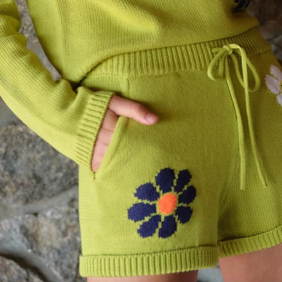 NWT Danika Green Flower Sweater Set - Picture 6 of 6